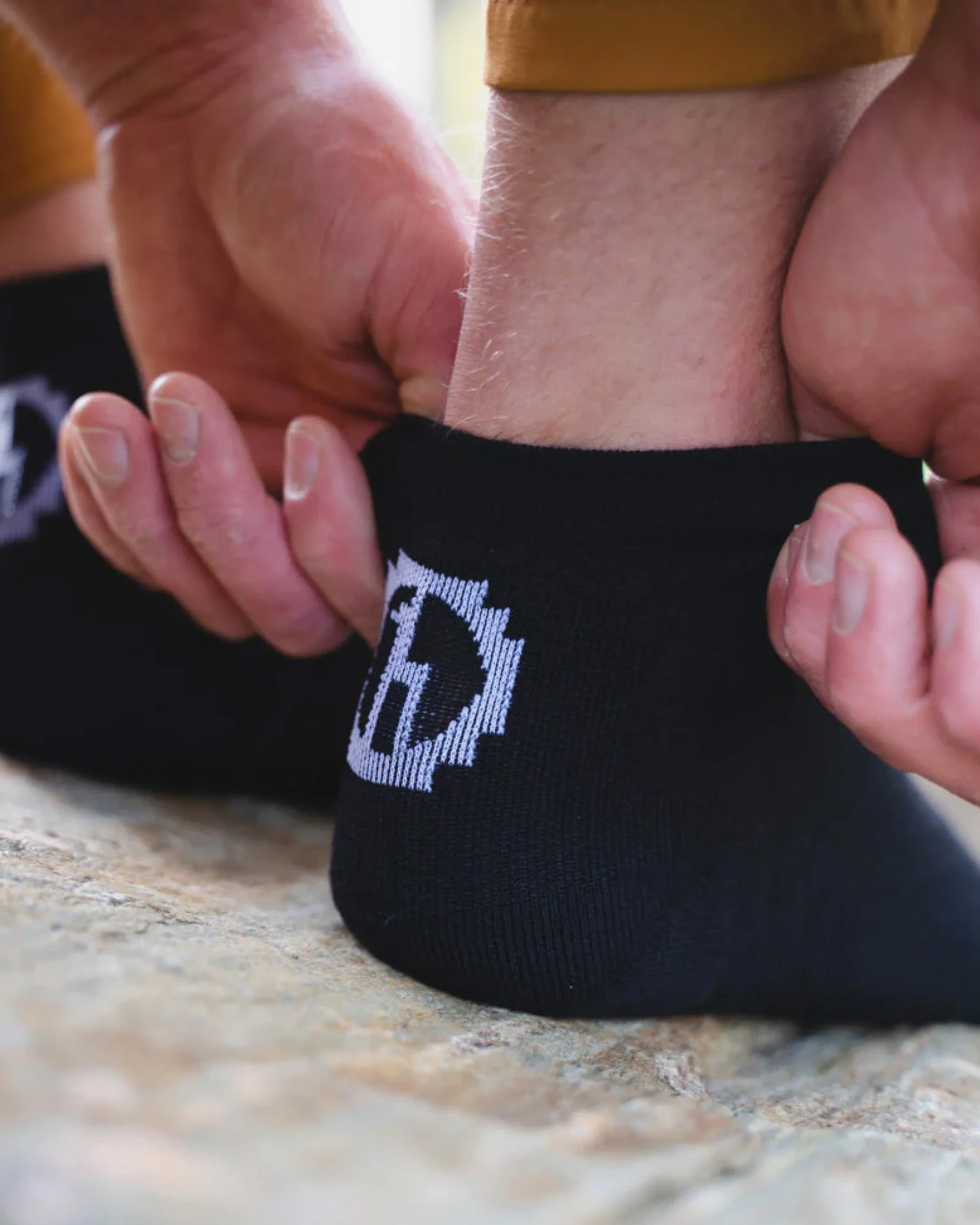 Trail 1/4 Crew Socks - Image 14